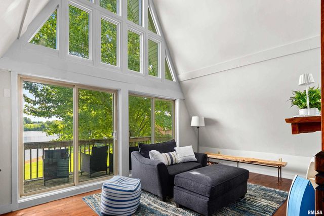 380 MCGREW Drive, Avon, IL 61415