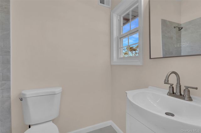 815 Franklin Avenue 4, Franklin Square, NY 11010