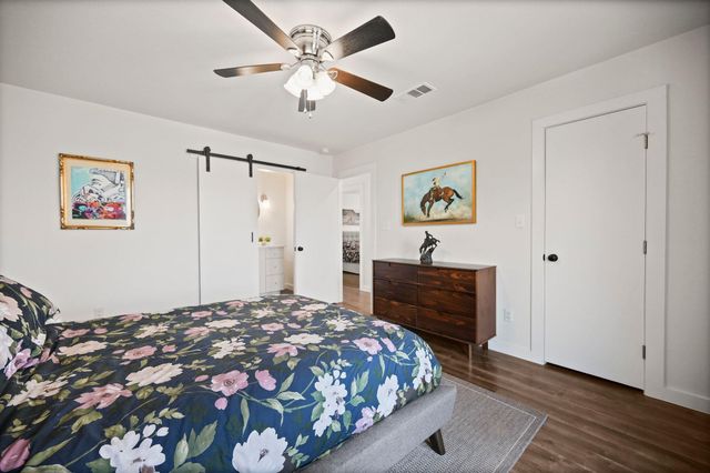 739 Pear ST, Lockhart, TX 78644