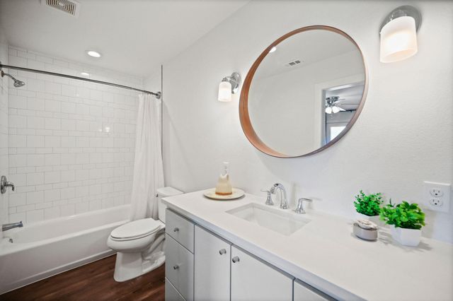 739 Pear ST, Lockhart, TX 78644