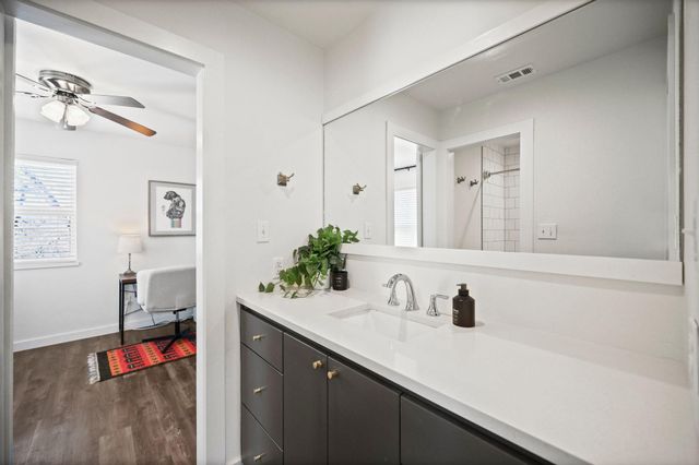 739 Pear ST, Lockhart, TX 78644