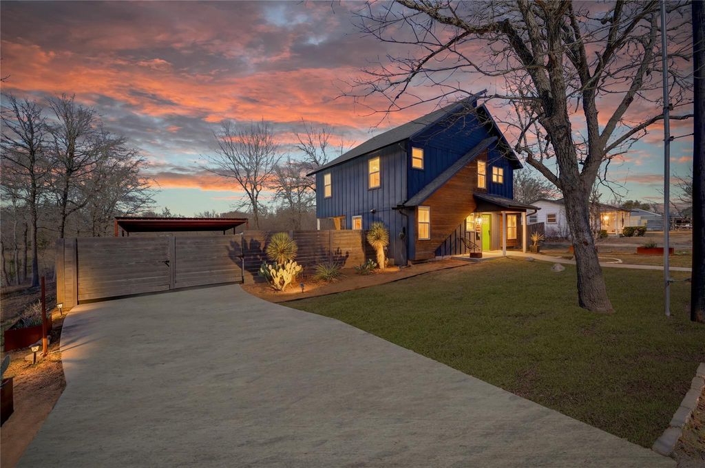 739 Pear ST, Lockhart, TX 78644