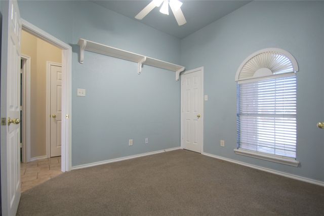 1804 Sand Stone Drive, Sanger, TX 76266