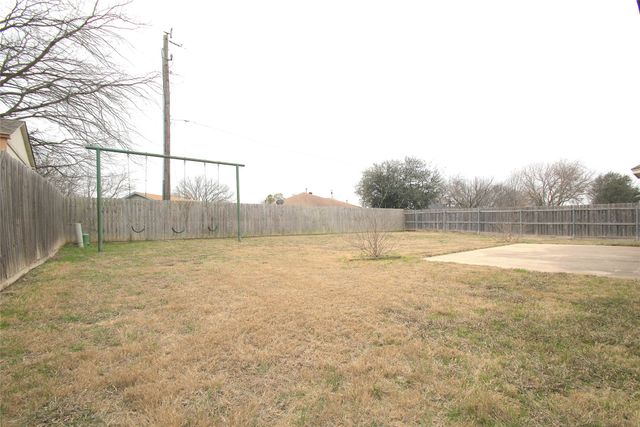1804 Sand Stone Drive, Sanger, TX 76266