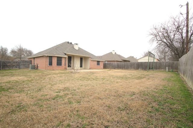 1804 Sand Stone Drive, Sanger, TX 76266