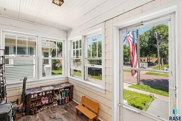 607 W 23rd St, Sioux Falls, SD 57105