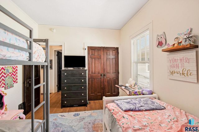 607 W 23rd St, Sioux Falls, SD 57105