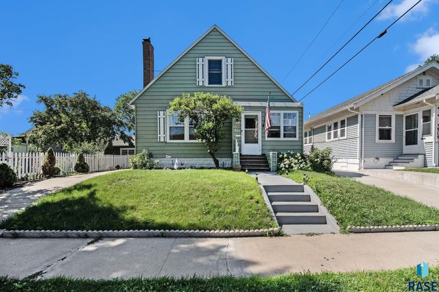 607 W 23rd St, Sioux Falls, SD 57105