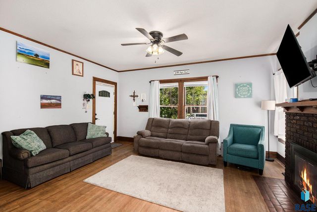 607 W 23rd St, Sioux Falls, SD 57105