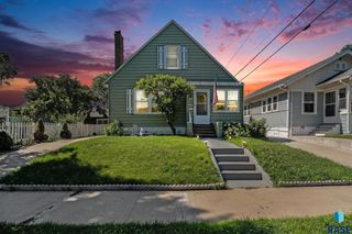 607 W 23rd St, Sioux Falls, SD 57105