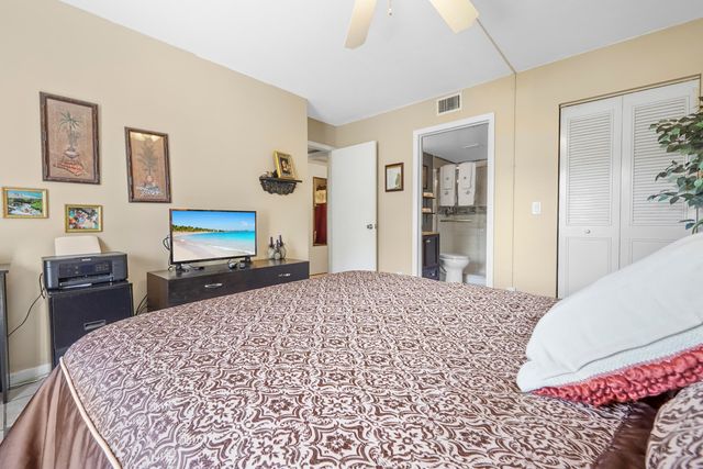 1013 Green Pine Boulevard D1, West Palm Beach, FL 33409