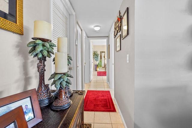 1013 Green Pine Boulevard D1, West Palm Beach, FL 33409