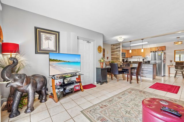 1013 Green Pine Boulevard D1, West Palm Beach, FL 33409