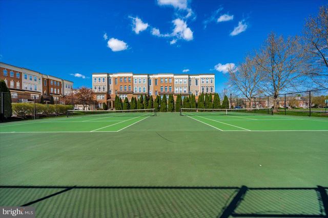 1724 DERRS SQ E, Frederick, MD 21701