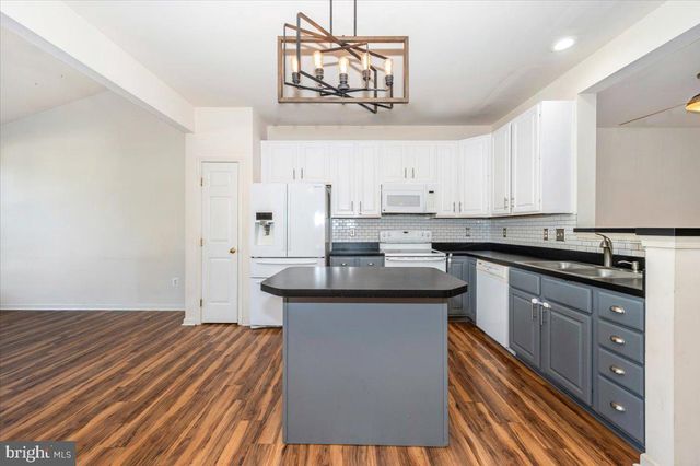 1724 DERRS SQ E, Frederick, MD 21701