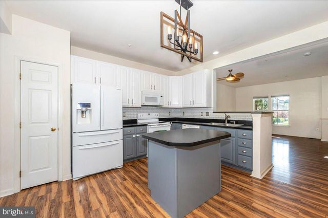 1724 DERRS SQ E, Frederick, MD 21701
