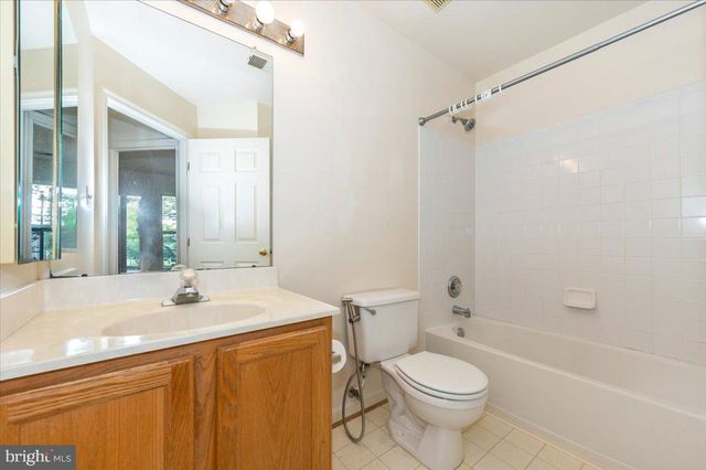 1724 DERRS SQ E, Frederick, MD 21701
