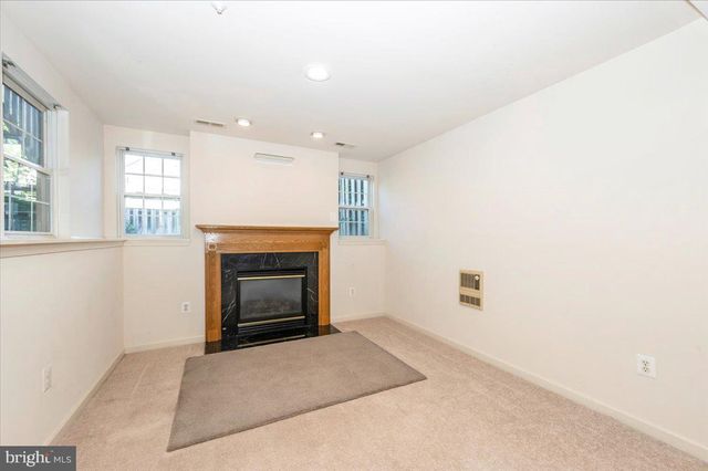 1724 DERRS SQ E, Frederick, MD 21701
