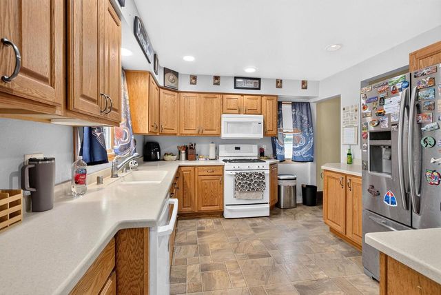 411 KNAPP STREET, Oshkosh, WI 54902