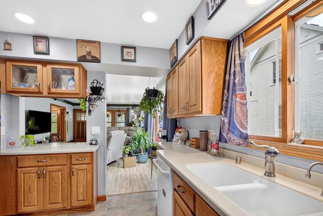 411 KNAPP STREET, Oshkosh, WI 54902