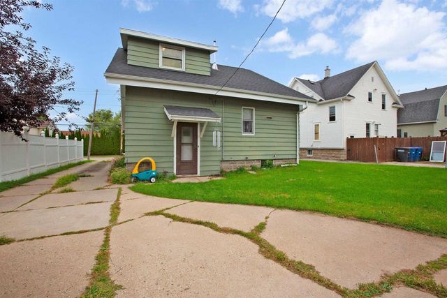 411 KNAPP STREET, Oshkosh, WI 54902