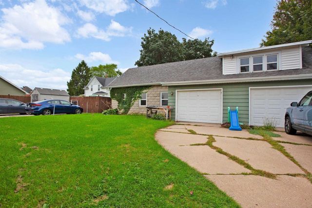 411 KNAPP STREET, Oshkosh, WI 54902