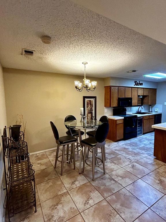 Image 13 of property listing at 2237 Valleyview Boulevard, San Angelo, TX 76904