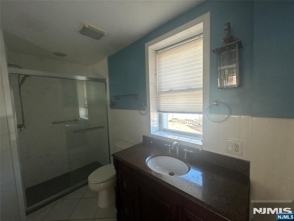 69 Miller Avenue 1L, Elmwood Park, NJ 07407