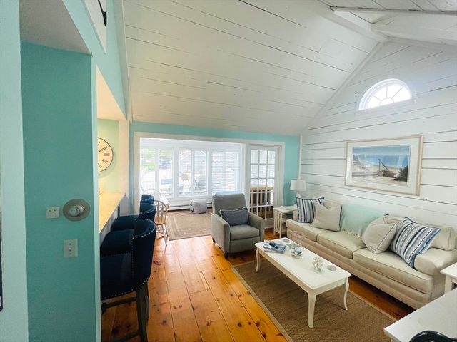 3 Hyannis Point Road 790, Mashpee, MA 02649