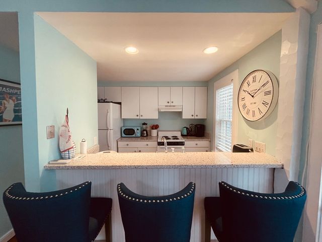 3 Hyannis Point Road 790, Mashpee, MA 02649