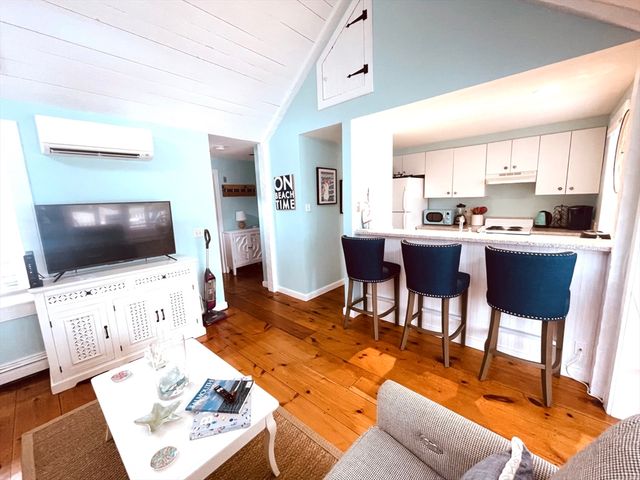 3 Hyannis Point Road 790, Mashpee, MA 02649