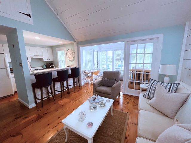 3 Hyannis Point Road 790, Mashpee, MA 02649