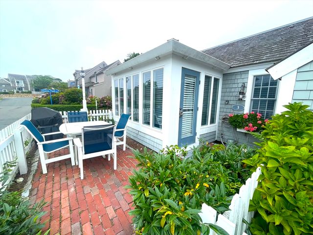 3 Hyannis Point Road 790, Mashpee, MA 02649