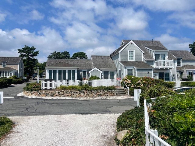 3 Hyannis Point Road 790, Mashpee, MA 02649