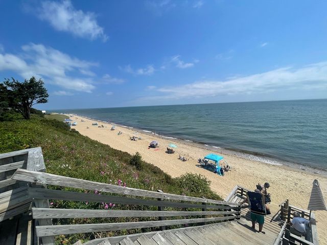 3 Hyannis Point Road 790, Mashpee, MA 02649