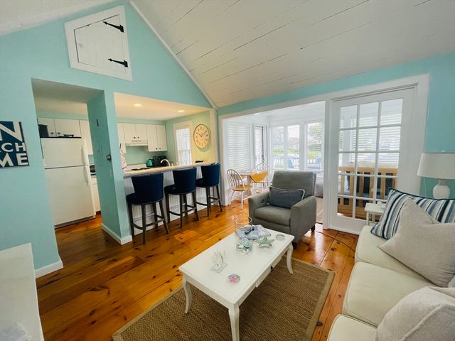 3 Hyannis Point Road 790, Mashpee, MA 02649