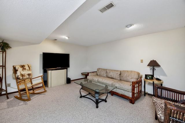 801 52nd Place, West Des Moines, IA 50265