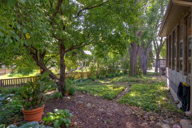 801 52nd Place, West Des Moines, IA 50265