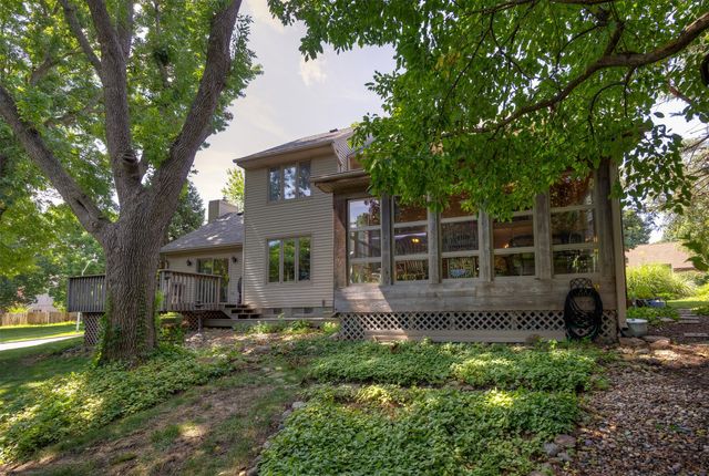 801 52nd Place, West Des Moines, IA 50265
