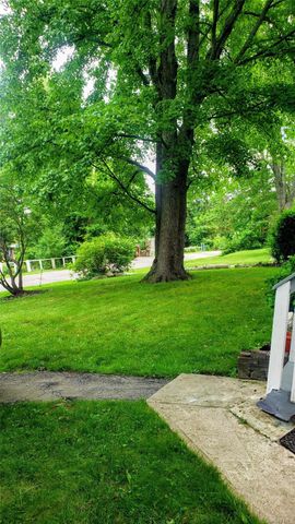 22 Woodycrest Trail, Monroe, NY 10950