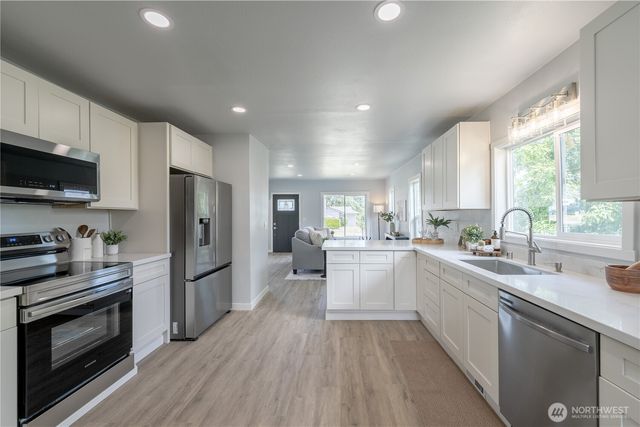 1402 S 80th Street, Tacoma, WA 98408