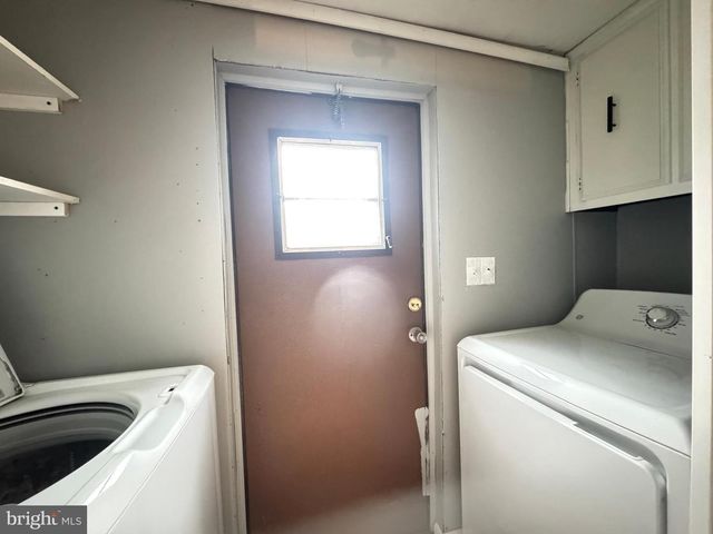 819 LESWOOD, Dundalk, MD 21222