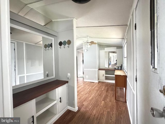 819 LESWOOD, Dundalk, MD 21222