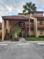 302 E Lakeview Dr E 302, Royal Palm Beach, FL 33411