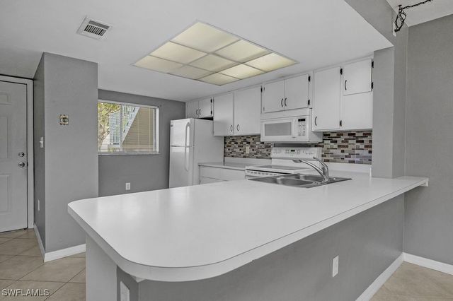 2360 Naples Trace CIR 2, Naples, FL 34109