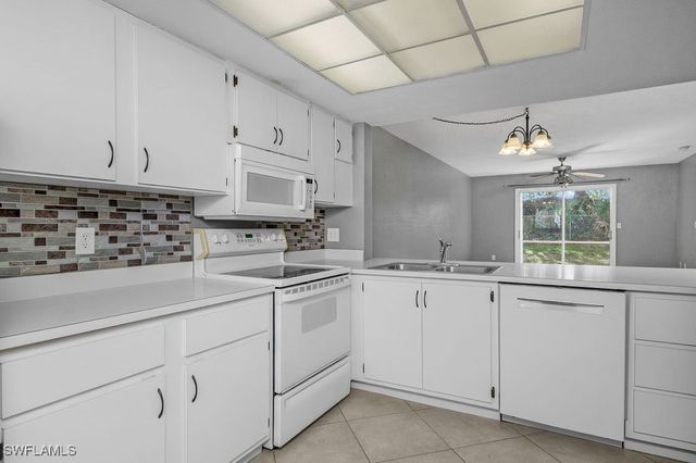 2360 Naples Trace CIR 2, Naples, FL 34109