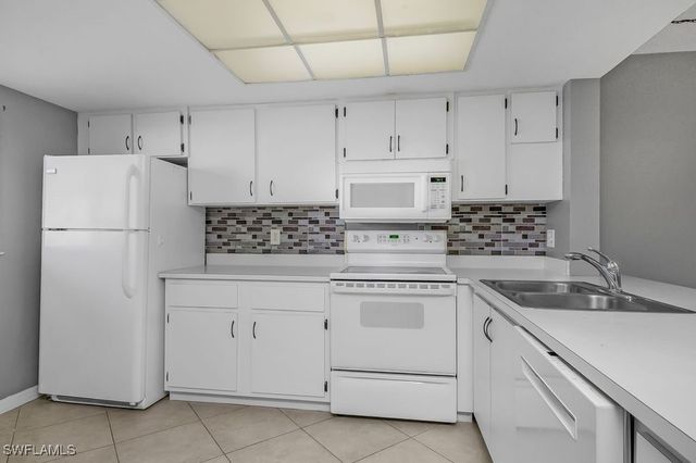 2360 Naples Trace CIR 2, Naples, FL 34109