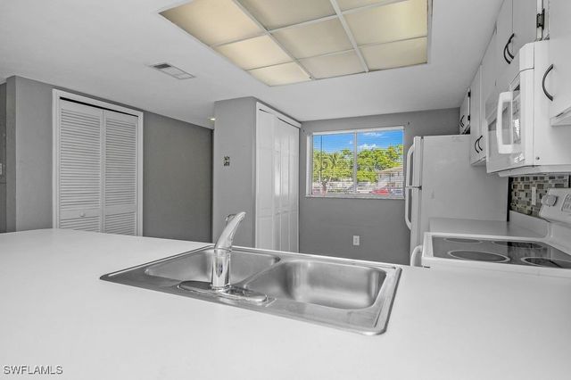 2360 Naples Trace CIR 2, Naples, FL 34109