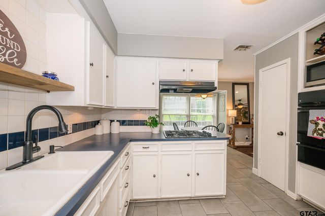 1018 Pollard Drive, Tyler, TX 75701