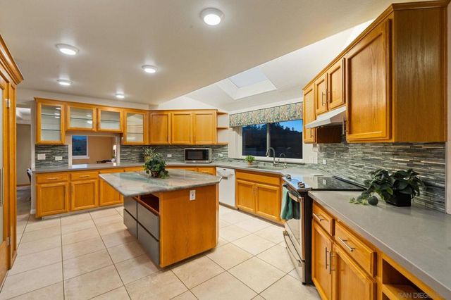16997 Sky Valley Dr, Ramona, CA 92065